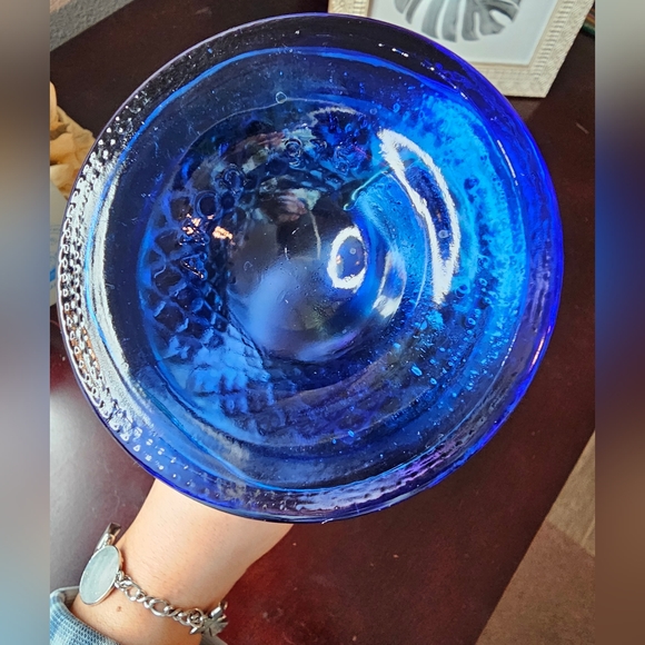 Vintage Avon Collectible Blue Glass Bell Cologne Bottle 1976 edition EUC - Picture 5 of 6